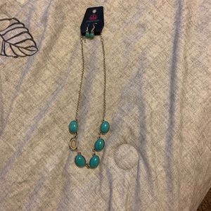 Paparazzi jewelry necklace with earrings